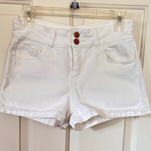 High Waisted KanCan Women’s stretch denim shorts size 27 White